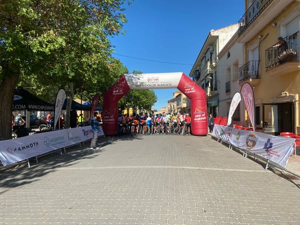 JUAN GONZÁLEZ SANZ Y LUCÍA NAVARRO CUESTA REPITEN EN LA BTT DE MAHORA