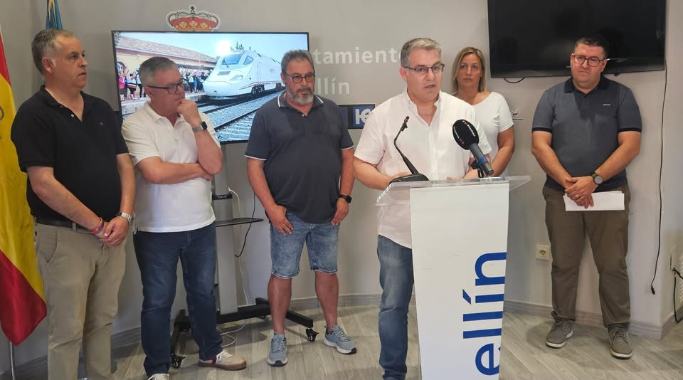 TODOS LOS ESTAMENTOS DE LA SOCIEDAD HELLINERA VUELVEN RECLAMAR LA REPOSICIÓN DEL TRÁFICO DE TRENES