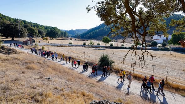 CONTINÚAN AVANZANDO LAS RUTAS DE SENDERISMO DE LA DIPUTACIÓN, ESTA VEZ POR CASAS DE LÁZARO