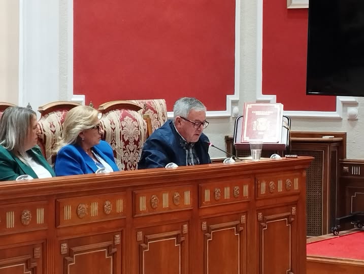 RAMÓN GARCÍA ACUSA AL EQUIPO DE GOBIERNO DEL PP Y VOX DE APROBAR UN “IMPUESTAZO DE LA  BASURA” QUE CASTIGARÁ A FAMILIAS Y EMPRESAS LOCALES