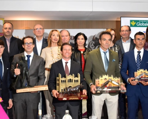LA DIPUTACIÓN ACOMPAÑA AL CLUB DE ABONADOS DE LA PLAZA DE TOROS EN LA ENTREGA DE LOS TROFEOS FERIA DE ALBACETE 2025