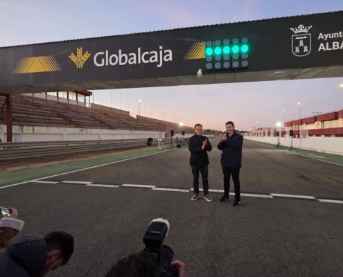 EL CIRCUITO DE VELOCIDAD VUELVE A ARRANCAR, TRAS EL SIMBÓLICO ENCENDIDO DE SEMÁFORO A CARGO DEL PRESIDENTE DE LA DIPUTACIÓN Y EL ALCALDE DE ALBACETE