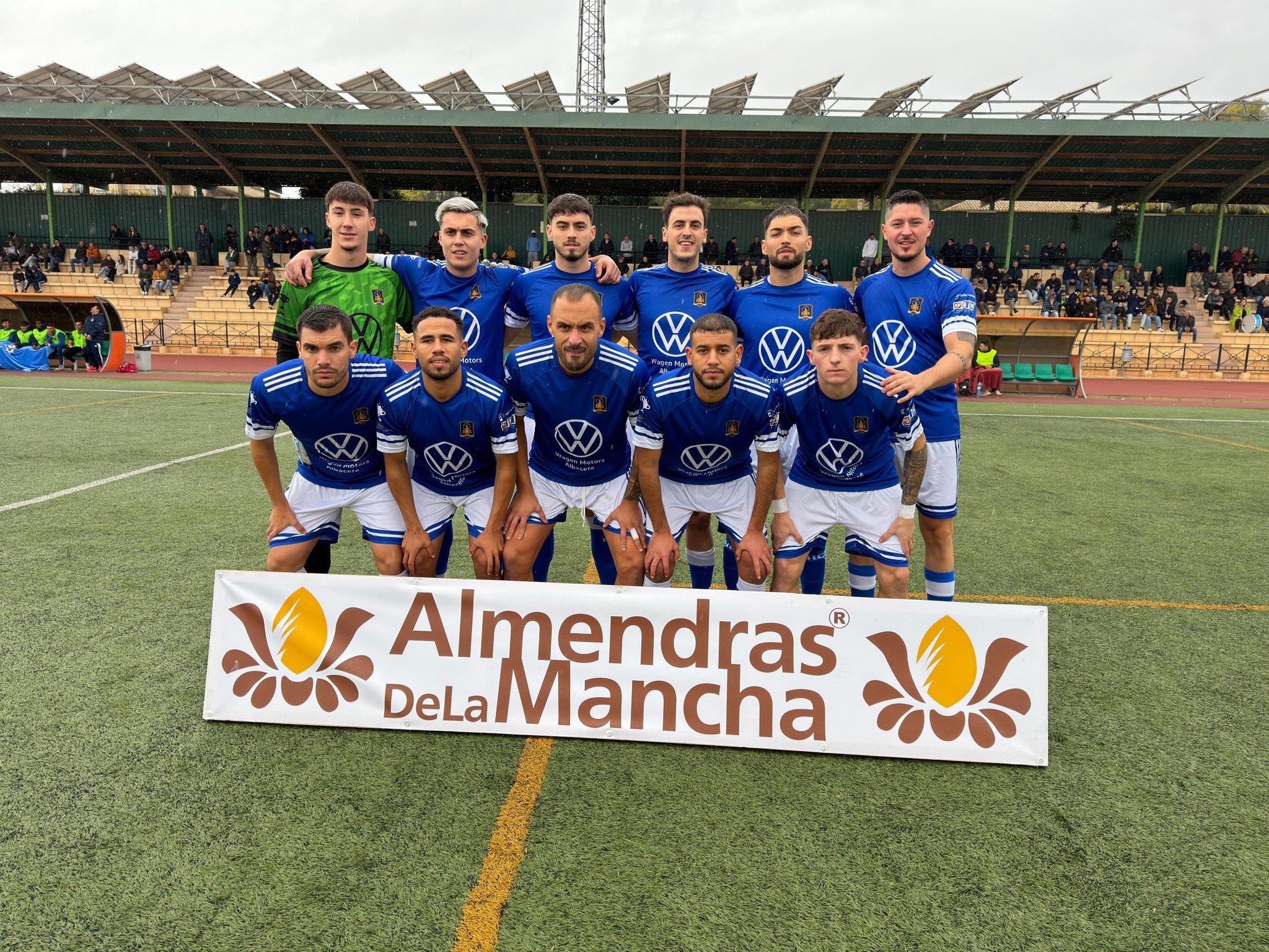 EL HELLÍN CF SE TUVO QUE CONFORMAR CON UN PUNTO JUGANDO CON UNO MENOS DURANTE LA SEGUNDA PARTE