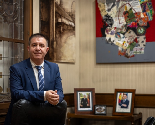 CABAÑERO CELEBRA EL ANUNCIO DEL PRESIDENTE DEL GOBIERNO QUE PERMITIRÁ A AYUNTAMIENTOS Y DIPUTACIONES EJECUTAR INVERSIONES FINANCIERAMENTE SOSTENIBLES CON SUS REMANENTES
