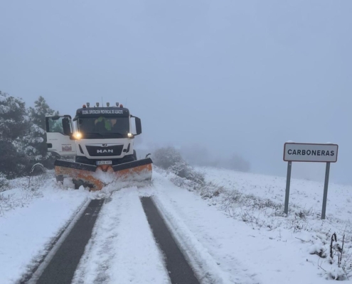 LA DIPUTACIÓN DE ALBACETE REFUERZA LOS TRABAJOS DE VIALIDAD INVERNAL ANTE LAS NEVADAS REGISTRADAS EN LA SIERRA