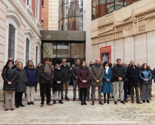 LA DIPUTACIÓN DE ALBACETE ACOGE UN MINUTO DE SILENCIO EN MEMORIA DE LAS VÍCTIMAS DEL ACCIDENTE FERROVIARIO DE ADAMUZ