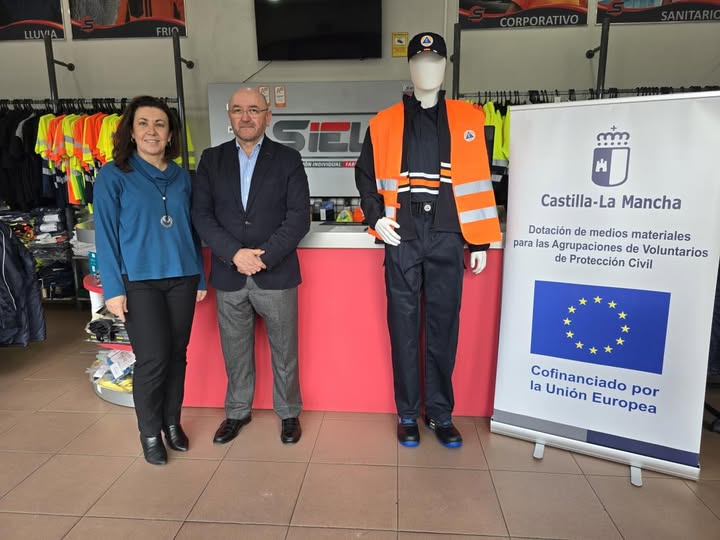 EL GOBIERNO REGIONAL ENTREGA 523 LOTES DE UNIFORMES AL PERSONAL VOLUNTARIO DE 36 AGRUPACIONES DE PROTECCIÓN CIVIL DE CASTILLA-LA MANCHA