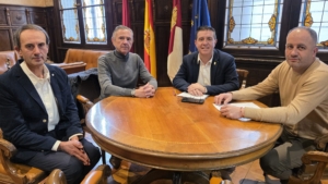CABAÑERO MUESTRA EL RESPALDO DE LA DIPUTACIÓN A LA JUNTA CENTRAL DE REGANTES DE LA MANCHA ORIENTAL EN LA DEFENSA DEL AGUA PARA LA PROVINCIA ANTE EL NUEVO PLAN HIDROLÓGICO