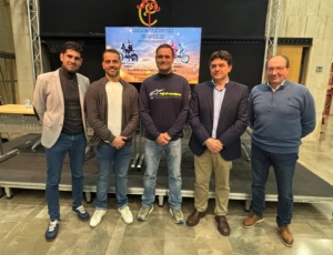 JOSÉ GONZÁLEZ ASISTE AL COLOQUIO PROTAGONIZADO POR LOS DOS PILOTOS ALBACETEÑOS QUE HAN PARTICIPADO EN EL RALLY DAKAR, TRASLADÁNDOLES EL RECONOCIMIENTO DE LA DIPUTACIÓN Y DE LA PROVINCIA