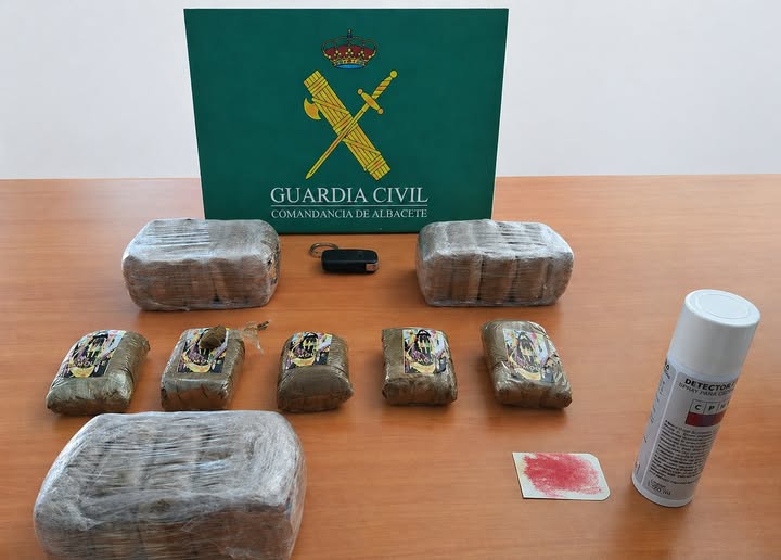 LA GUARDIA CIVIL DE TOBARRA Y AÝNA DETIENEN A DOS PERSONAS POR UN DELITO CONTRA LA SALUD PÚBLICA