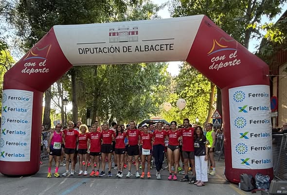 CÉSAR LÓPEZ Y CARMEN RISUEÑO REPITEN TRIUNFO EN EL MEDIO MARATÓN DE ALMANSA
