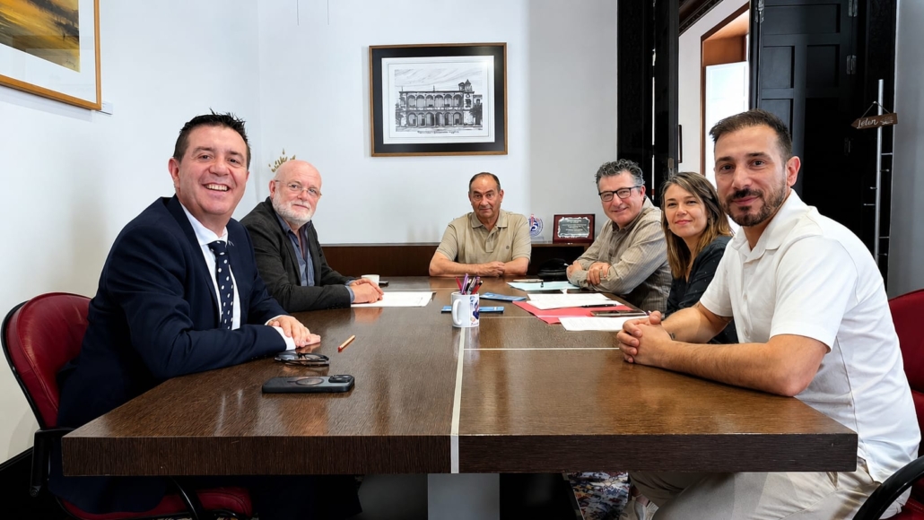 DIPUTACIÓN DE ALBACETE Y GOBIERNO DE C-LM LIDERAN, JUNTO A APRECU Y FUDECU, LA DEFENSA INSTITUCIONAL DEL SECTOR CUCHILLERO FRENTE A LA AMENAZA APROBADA EN EL CONGRESO
