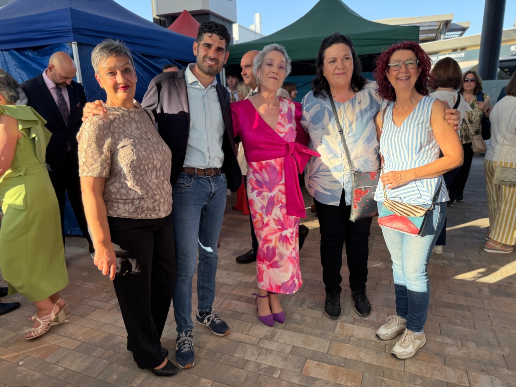 LA DIPUTACIÓN DE ALBACETE ARROPA A AMAC EN SU TRADICIONAL DESFILE SOLIDARIO PARA SEGUIR AVANZANDO EN APOYO, SENSIBILIZACIÓN Y VISIBILIZACIÓN DEL CÁNCER DE MAMA Y GINECOLÓGICO