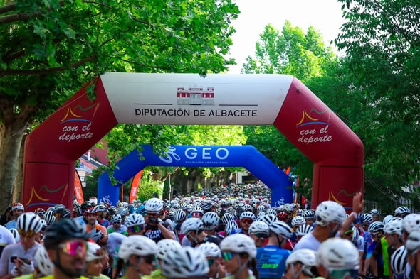 LA GRAN FONDO SIERRA DE ALBACETE CIERRA SU QUINTA EDICIÓN CON UN BALANCE MUY POSITIVO TRAS REUNIR A MÁS DE 2.200 PARTICIPANTES EN LAS CARRETERAS DE LA SIERRA
