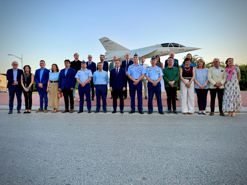 CABAÑERO Y Gª ALCARAZ ACOMPAÑAN LA INAUGURACIÓN DEL MIRAGE F1 QUE REFUERZA EL VÍNCULO HISTÓRICO DE ALBACETE CON LA AVIACIÓN