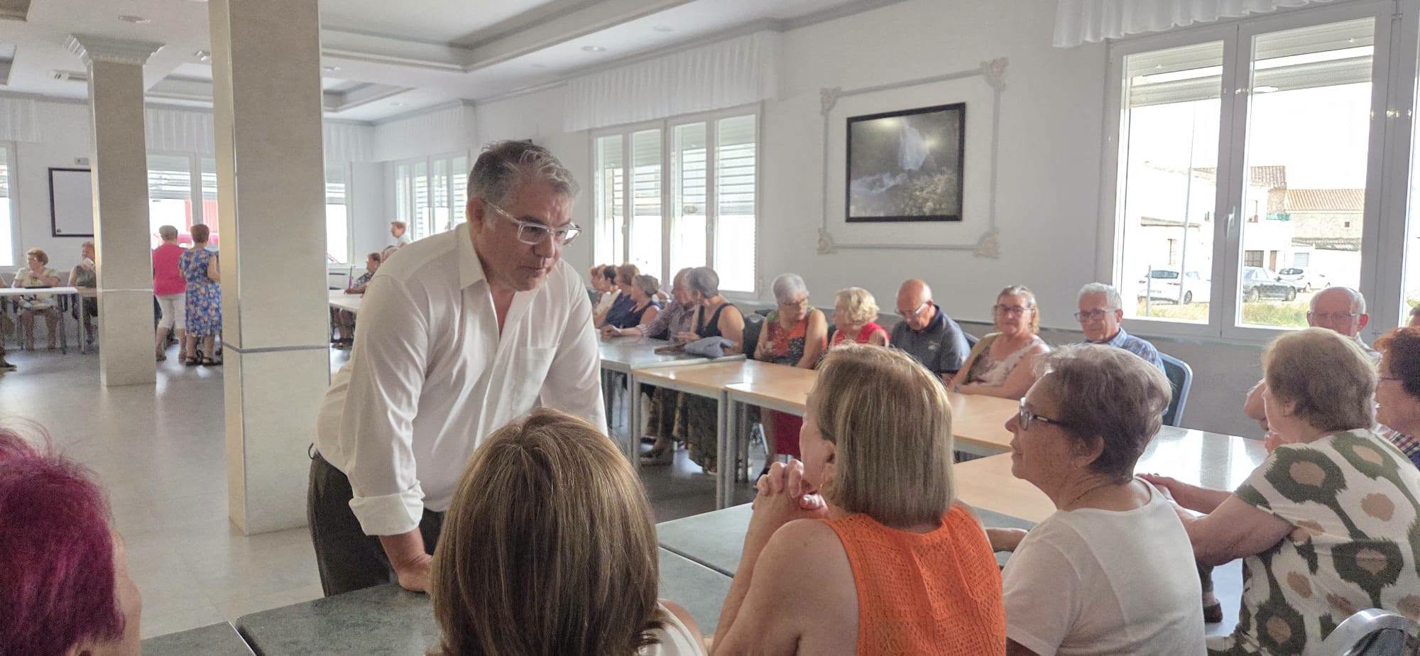 MANUEL SERENA INAUGURA EL NUEVO CENTRO DE MAYORES DE AGRAMÓN, UN ESPACIO PENSADO PARA EL ENCUENTRO, LA CONVIVENCIA Y EL BIENESTAR