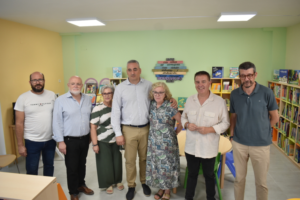 CABAÑERO PARTICIPA EN LA INAUGURACIÓN DE LA NUEVA BIBLIOTECA DE ONTUR Y REIVINDICA SU PAPEL: “ESTOS ESPACIOS HACEN MEJORES A LAS SOCIEDADES” AL DEMOCRATIZAR LA CULTURA Y EL CONOCIMIENTO